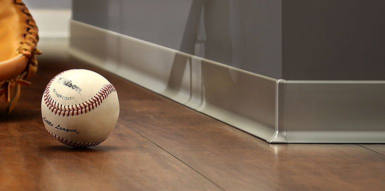  Алюминиевые плинтусы и профили Profilpas Алюминиевый плинтус